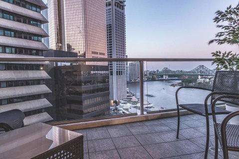 Story Bridge/River Views,  Pool, Gym, Netflix, Carpark - Darwin Tourism 2