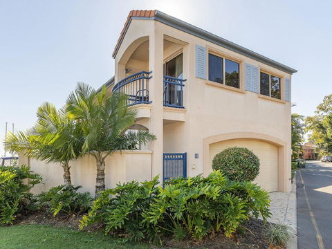 Stunning 3 Bedroom Villa At Hope Harbour Marina - Darwin Tourism 3