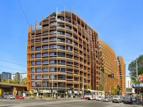 Stylish 1 Bedroom Apartment Amazing City Views - Darwin Tourism 3