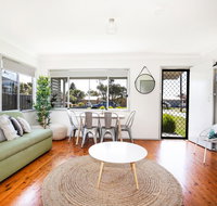 Sun Shack  Culburra - Pet Friendly - 3 Mins to Beach - Darwin Tourism