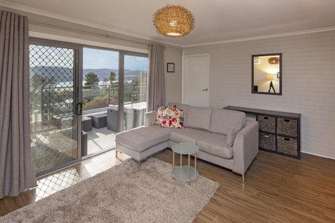 Summit 9 - Modern And Stylish Newly Renovated Apartment - Darwin Tourism 1