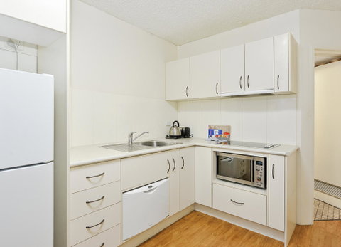 Summit Apartments - Darwin Tourism 3