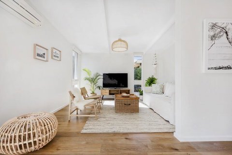 SUNKISSED - MORNINGTON - Darwin Tourism 1