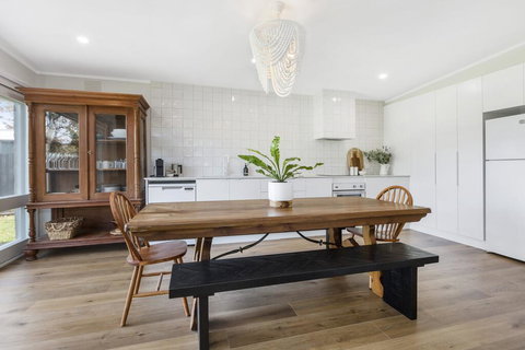 SUNKISSED - MORNINGTON - Darwin Tourism 0