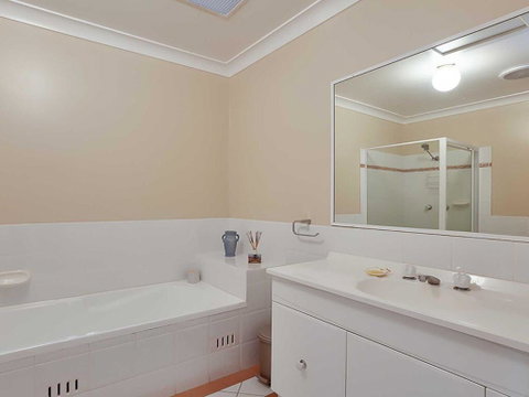 Sunset On Birubi' - Pet Friendly, Air Con, Water Views, WIFI And Outdoor Spa - Darwin Tourism 1