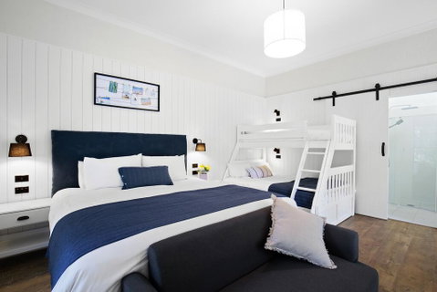 Surfaris Retreat - Darwin Tourism 0