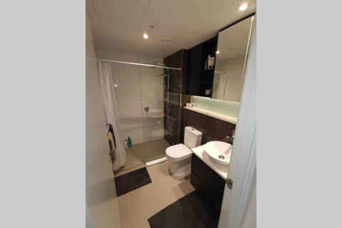 Sydney Olympic Park Luxury Apartment - Darwin Tourism 3