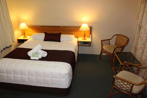 Tabourie Lake Motor Inn - Darwin Tourism 2