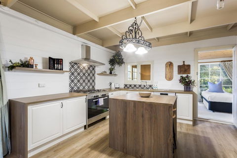 Tasmania Frankford Road - Darwin Tourism 1