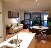 The Artisan - 3BR House In The City - Darwin Tourism