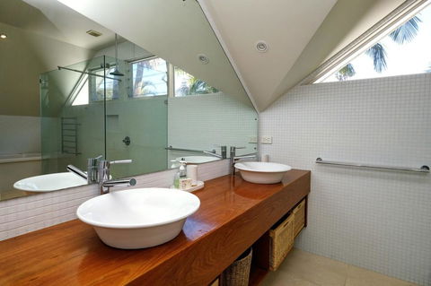 THE BEACH HOUSE - Darwin Tourism 0