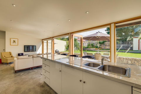 Brampton Cottage - Darwin Tourism 18
