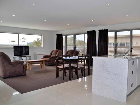 170 Hazards View - Unit 1 - Darwin Tourism 2
