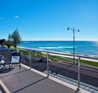 Penguin Waterfront Escape - Darwin Tourism