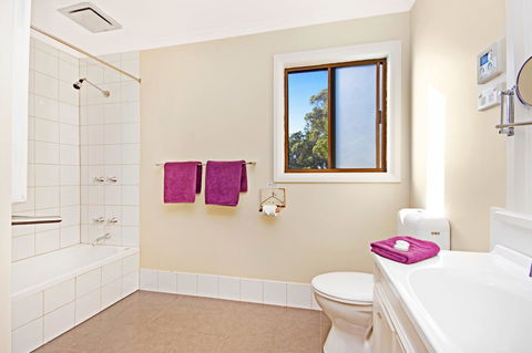 Naivasha Cottage - Darwin Tourism 11