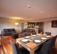 Sunny 3 Bedroom Apartment in Sandy Bay - Darwin Tourism