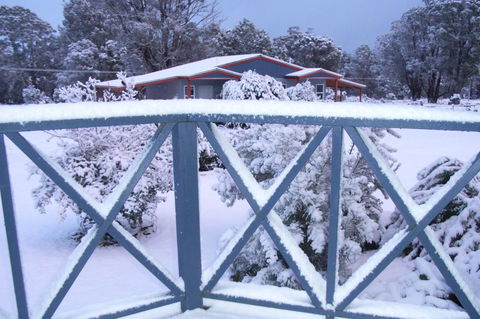 Highland Cabins And Cottages At Bronte Park - Darwin Tourism 11