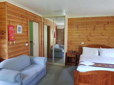 Cradle Forest Inn - Darwin Tourism 11