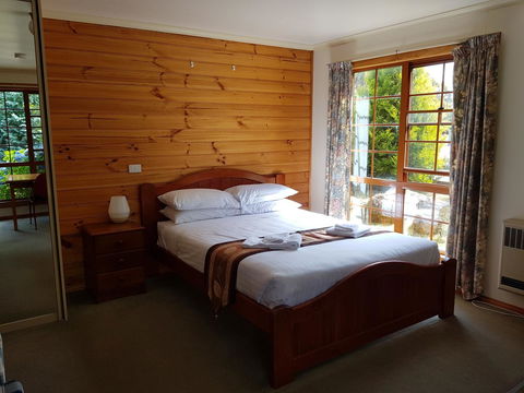 Cradle Forest Inn - Darwin Tourism 4