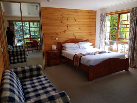 Cradle Forest Inn - Darwin Tourism 7