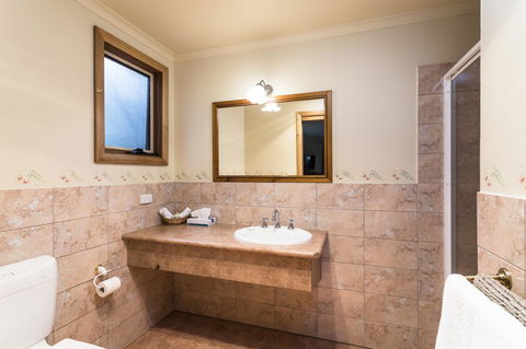 Cradle Forest Inn - Darwin Tourism 19