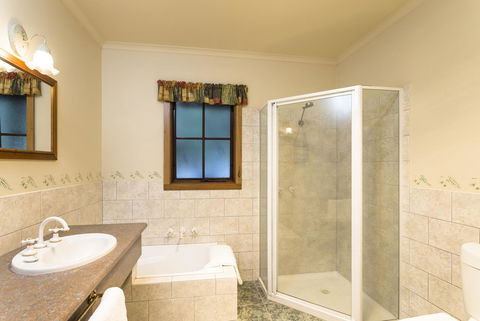 Cradle Forest Inn - Darwin Tourism 13