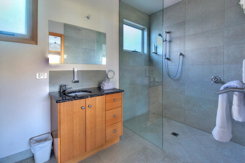 Freycinet Stone Studio 5 - Greystone - Darwin Tourism 5