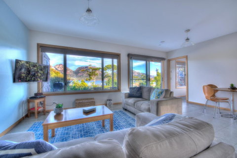 Freycinet Stone Studio 5 - Greystone - Darwin Tourism 3