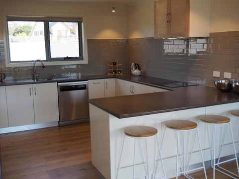 GRANITE BEACH HOUSE @ Bay Of Fires - Darwin Tourism 5