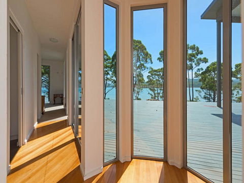 Cloudy Bay Lagoon Estate - Darwin Tourism 11