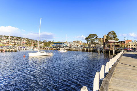 Bellerive Marina View Apartments No 28 - Darwin Tourism 32