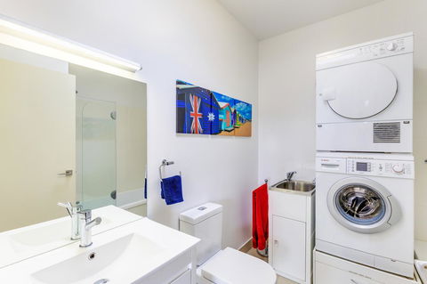 Bellerive Marina View Apartments No 28 - Darwin Tourism 8