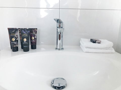 EMBRACING EVANDALE - Hosted By L'Abode Accommodation - Darwin Tourism 24