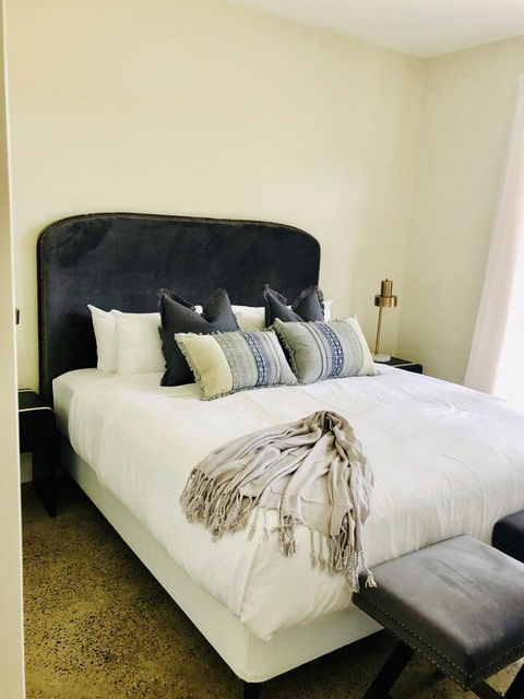 EMBRACING EVANDALE - Hosted By L'Abode Accommodation - Darwin Tourism 3