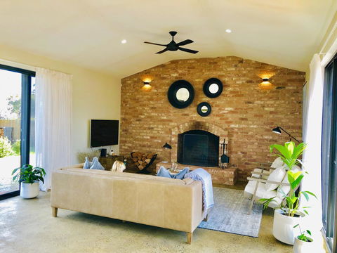 EMBRACING EVANDALE - Hosted By L'Abode Accommodation - Darwin Tourism 7