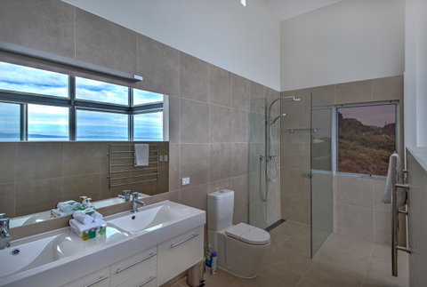 Halcyon ~ Immerse Yourself In The Sky And Sea - Darwin Tourism 13
