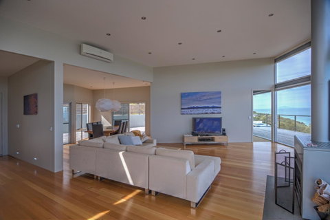 Halcyon ~ Immerse Yourself In The Sky And Sea - Darwin Tourism 20