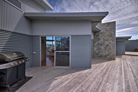 Halcyon ~ Immerse Yourself In The Sky And Sea - Darwin Tourism 16