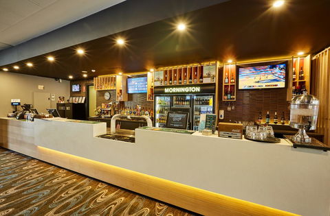 Mornington Hotel - Darwin Tourism 8