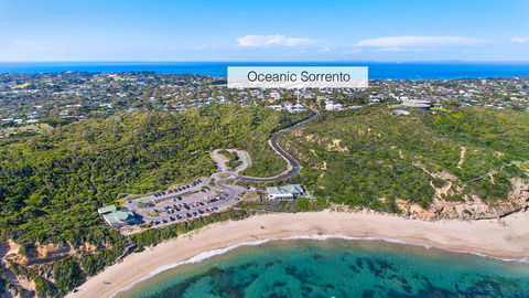 Oceanic Sorrento - Darwin Tourism 0