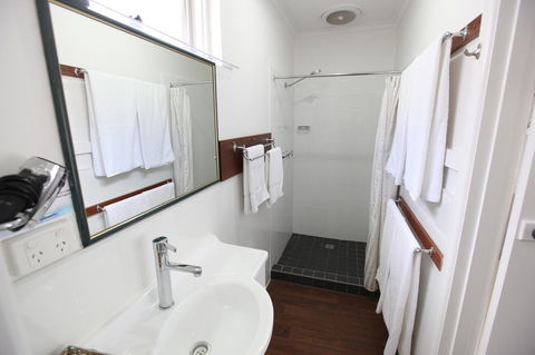 Mornington Motel - Darwin Tourism 6