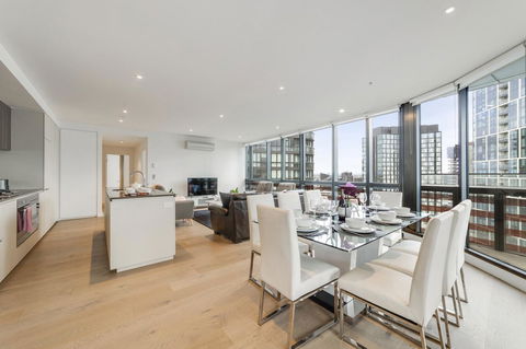 Best Views On Collins - Darwin Tourism 2