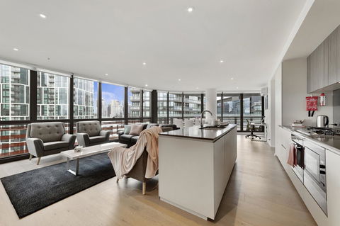 Best Views On Collins - Darwin Tourism 18