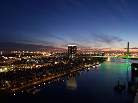 Best Views On Collins - Darwin Tourism 3