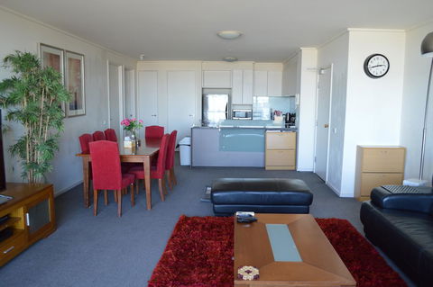 3BR Apartment At Victoria Tower Southbank - Darwin Tourism 1