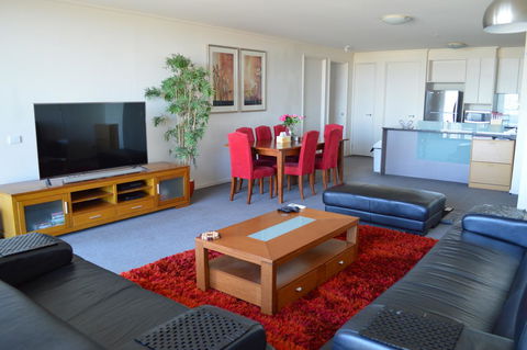 3BR Apartment At Victoria Tower Southbank - Darwin Tourism 0