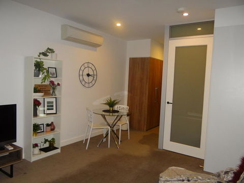 Amazing Accommodations: Vogue - Darwin Tourism 4