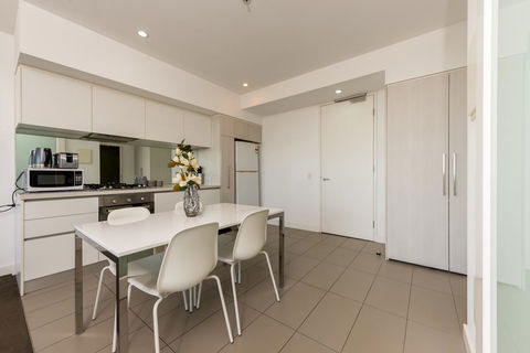 Amazing Accommodations: Vogue - Darwin Tourism 31