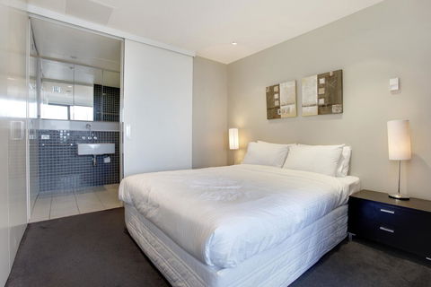 Corporate Keys - Freshwater Place - Darwin Tourism 27