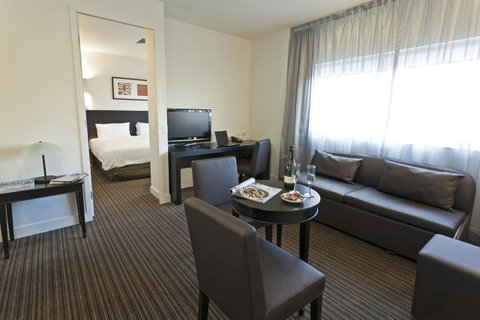 Causeway 353 Hotel - Darwin Tourism 10